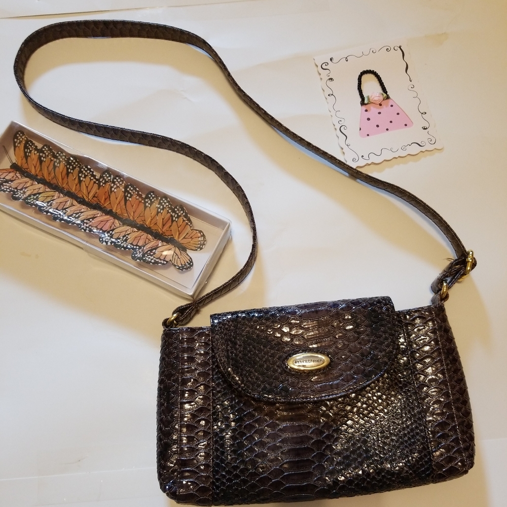 VECCELI ITALY SMALL CROSSBODY SNAKE PRINT PRE OWN